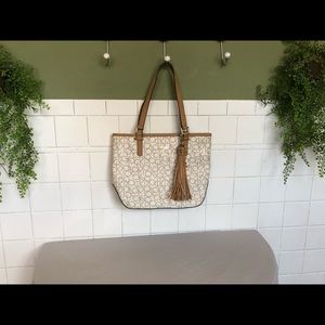 Calvin Klein small vanilla sig print tote